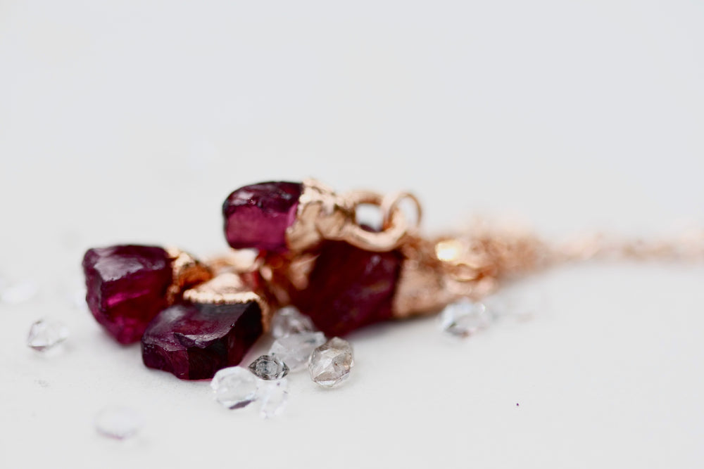 
                  
                    January Raindrops Necklace (maroon crystals) // Garnet in Rose Gold, Gold, or Silver - Little Sycamore
                  
                
